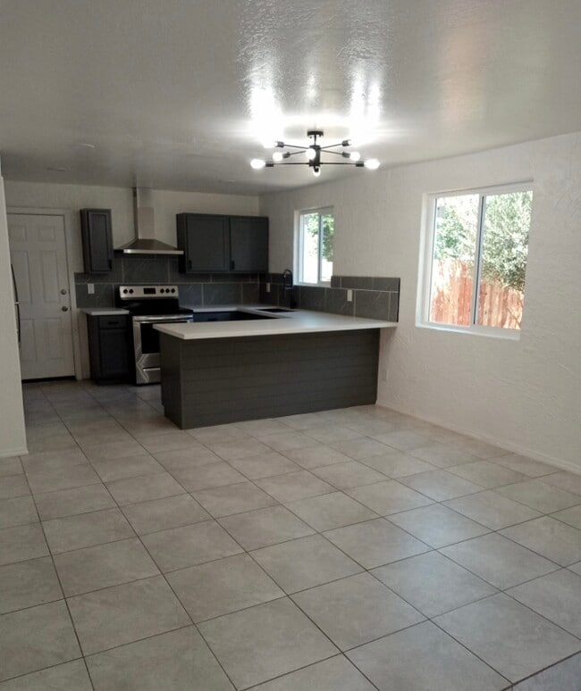 Foto del edificio - 2520 W Vista Ave