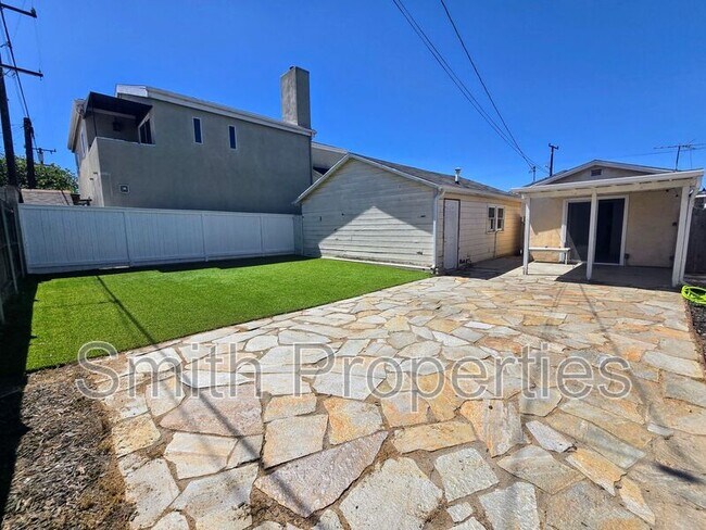 Foto del edificio - 4550 166th St