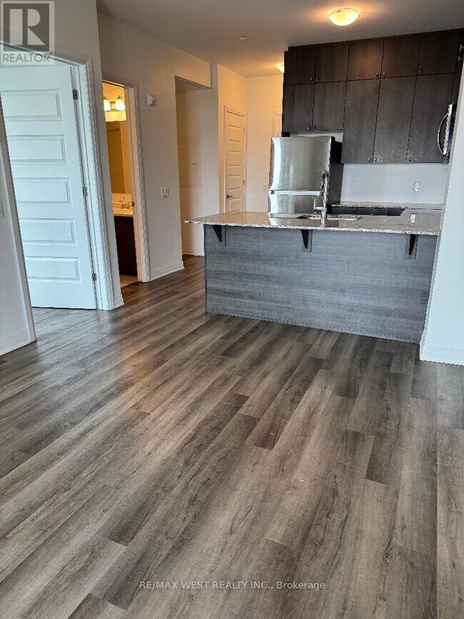 Photo du bâtiment - 470-470 Gordon Krantz Ave