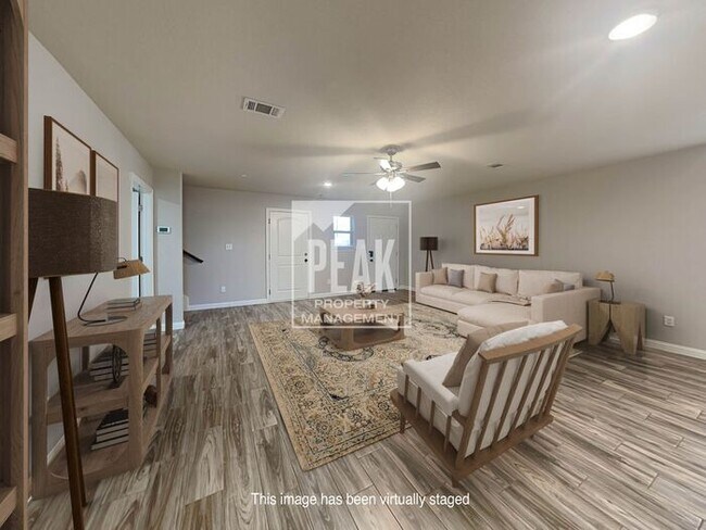 Building Photo - Beautiful Townhome for Rent in Granbury!