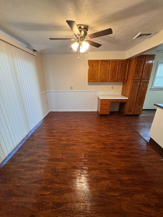 Foto del edificio - 127 N Roanoke Ave