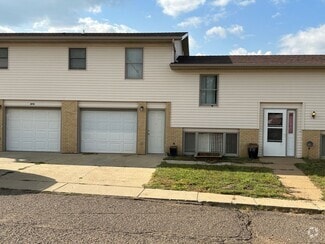 Building Photo - 372 8th St SE