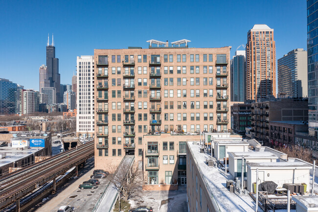 Building Photo - Filmworks Lofts Condo