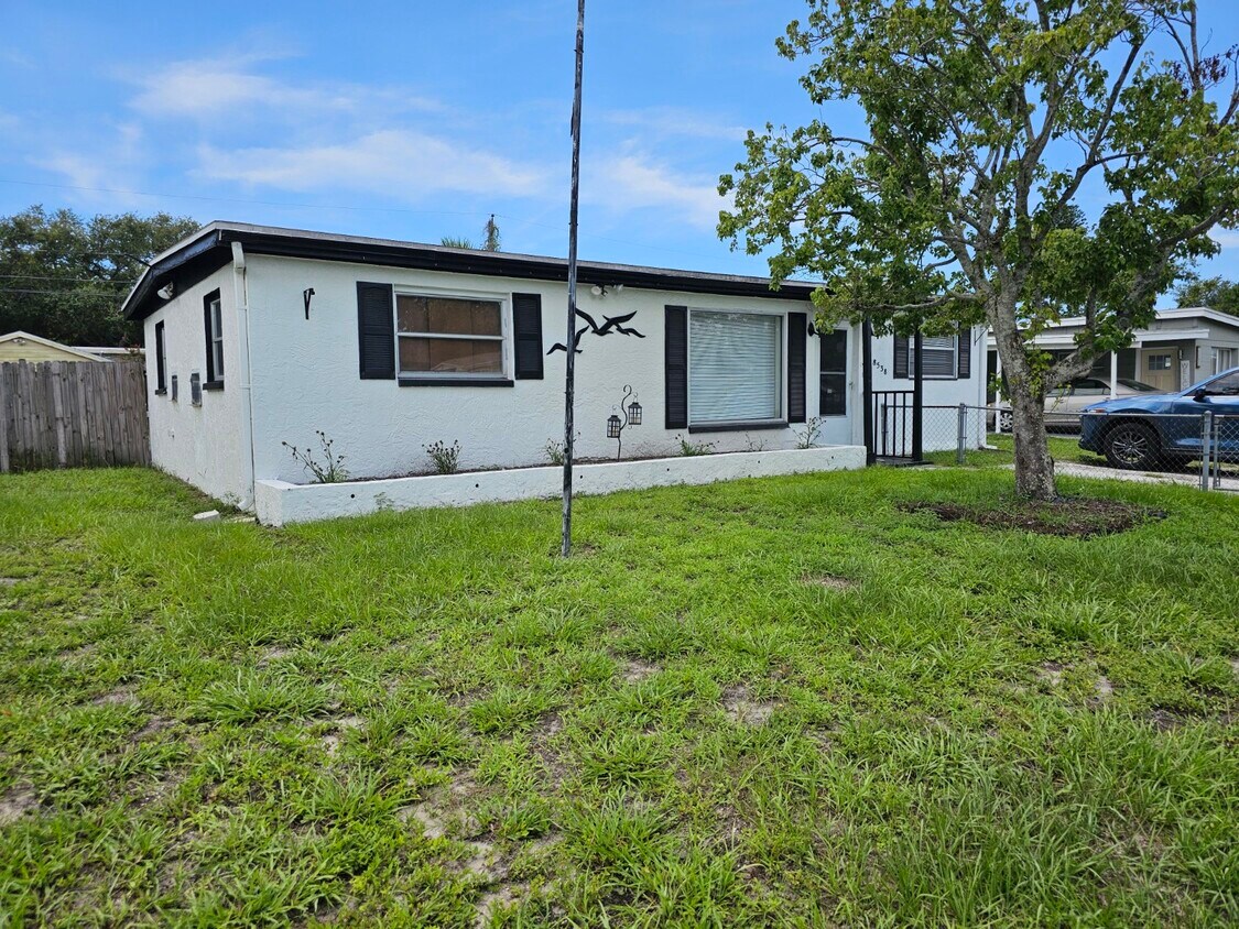 Foto principal - 8538 94th Ave