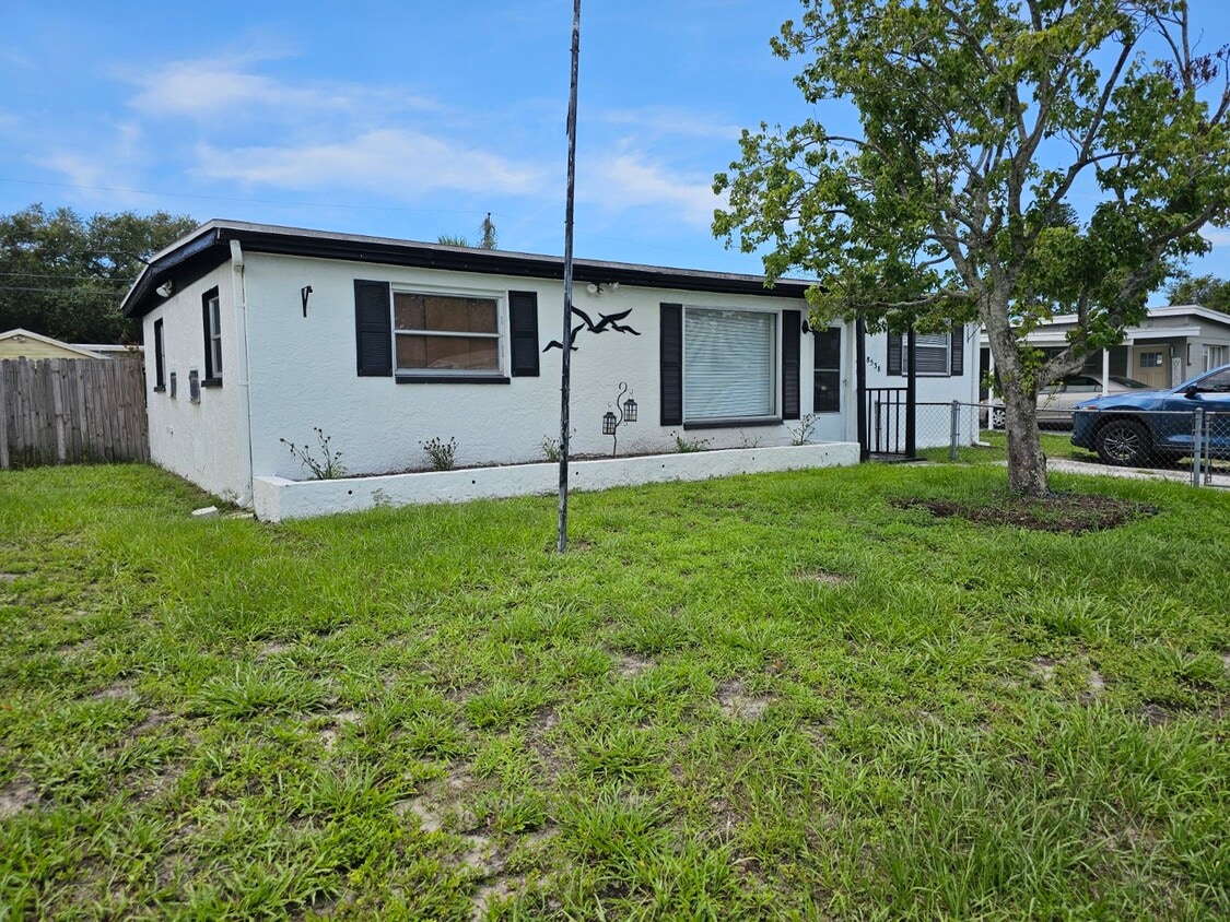 Primary Photo - 8538 94th Ave