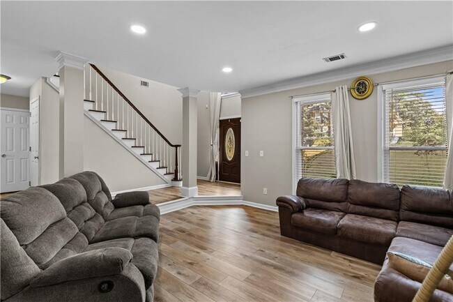 Foto del edificio - 2238 Roseberry Ln