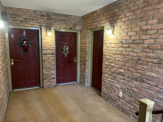 Building Photo - 2X Banyan Wood Ct Essex MD 21221