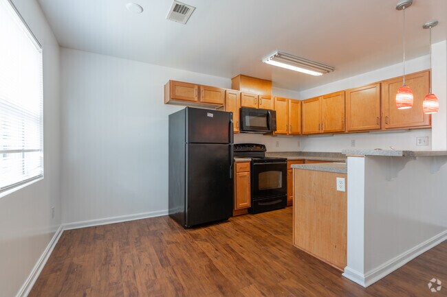 2 habitaciones, 1 baño - 926 pies cuadrados - Comedor - Willow Place Apartments