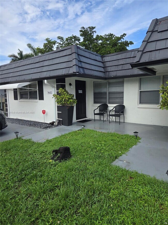 Foto del edificio - 7602 NW 73rd Terrace