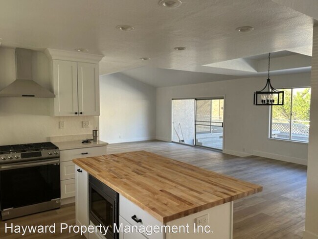 Building Photo - 3 br, 2 bath House - 26958 Aberdeen Pl.
