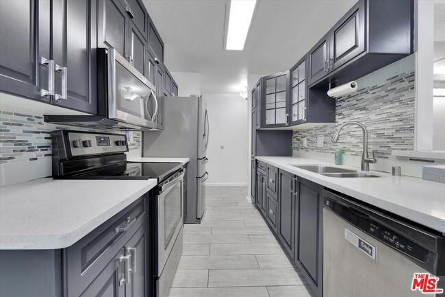 Foto del edificio - 8535 W Knl Dr