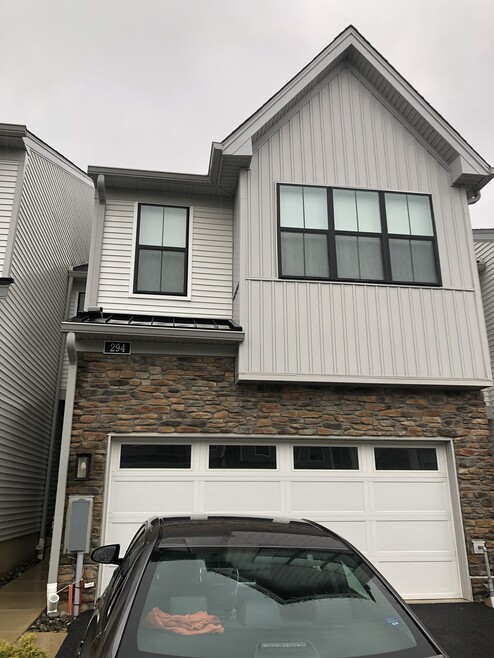 Building Photo - 294 Kennedy Dr