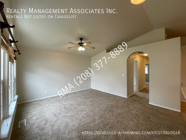 Foto del edificio - 623 E Woodbury Dr