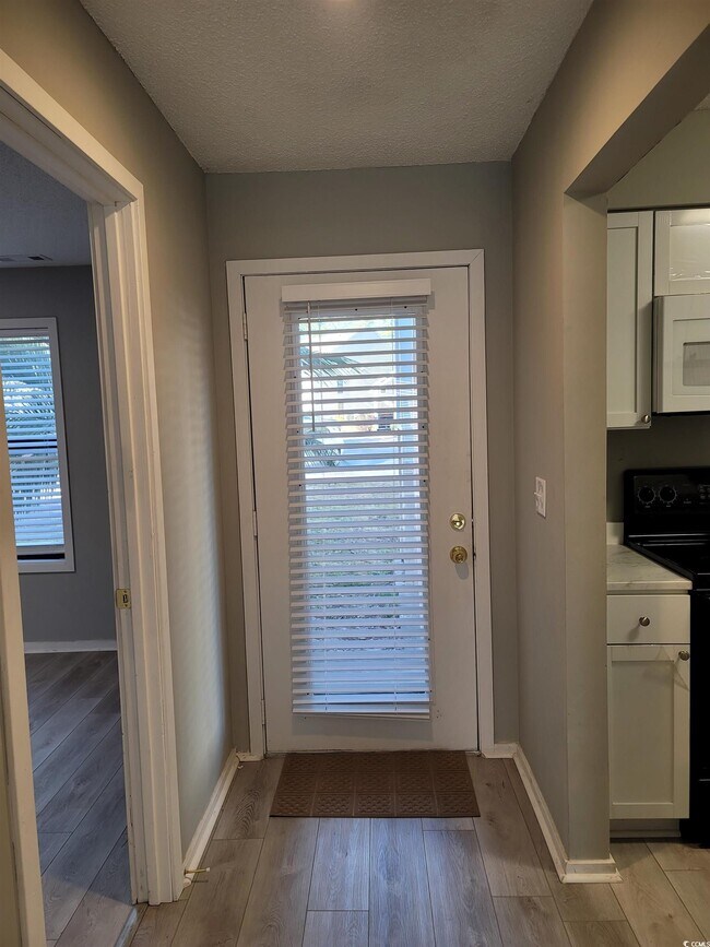 Foto del edificio - 4493 Little River Inn Ln