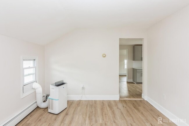 Foto del edificio - 176 Manalapan Rd