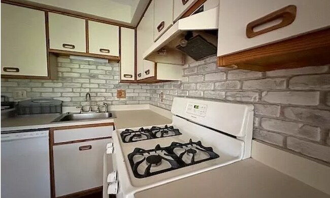 Building Photo - 236 Stonebridge Dr