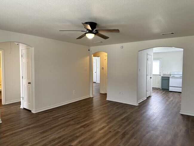 Foto del edificio - 1418 Hemphill St
