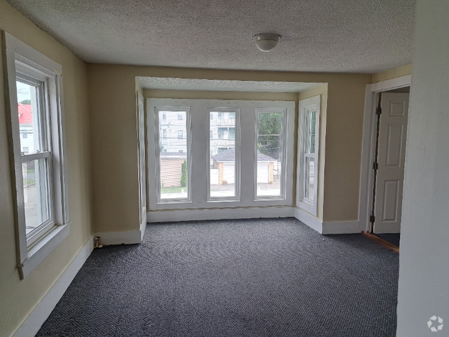 Building Photo - 96 Calmar St