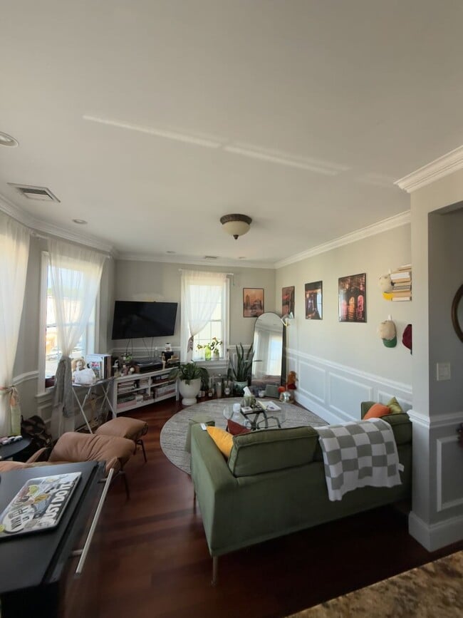 Photo - 613 Dorchester Ave (Boston, MA) Apartments