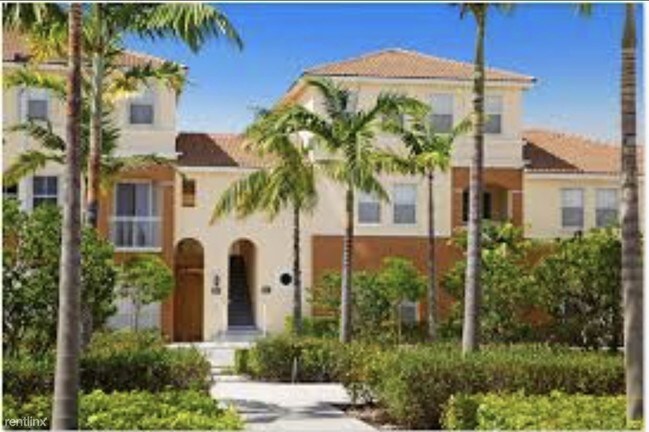 Building Photo - 3 br, 2.5 bath  - 10242 NW 7th St Unit 105