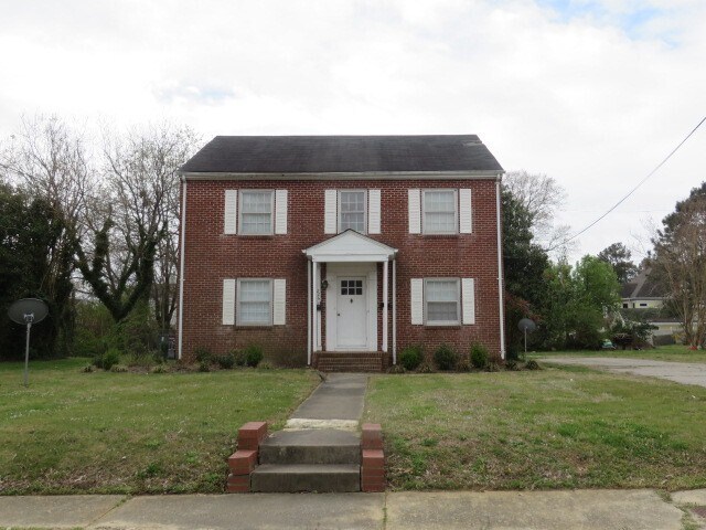Primary Photo - 2 Bedroom, 1 Bath South Hill Apartment Con...
