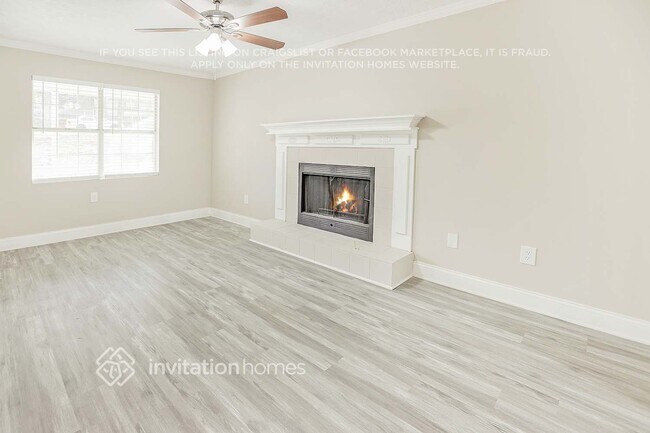 Foto del edificio - 260 Rosewood Dr
