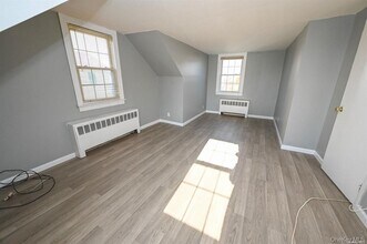 Building Photo - 1174 Russell St