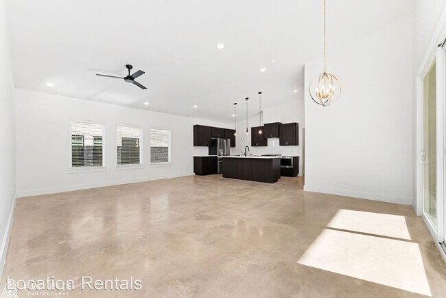 Foto del edificio - 3 br, 3 bath House - 4521 22nd Place