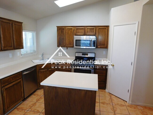 Building Photo - Charming 3bd/2ba Home near Cosumnes River ...