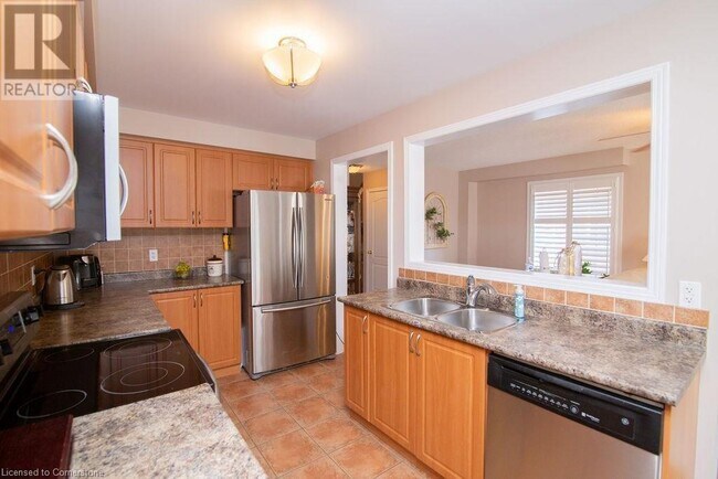 Photo du bâtiment - 66 Whitefish Crescent