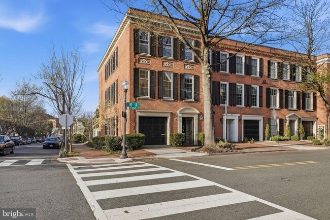 Photo - 3327 R St NW Townhome