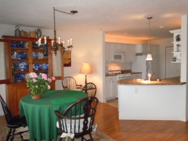 Foto del interior - 125 Donats Brow Ln