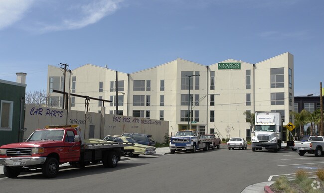 Foto del edificio - Pacific Cannery Lofts