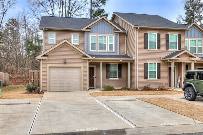 Foto del edificio - Beautiful Townhome minutes from I-20