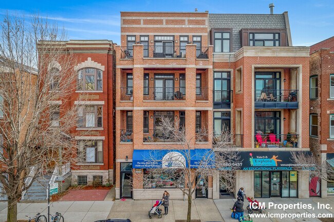 Foto del edificio - 3829 N Southport Ave