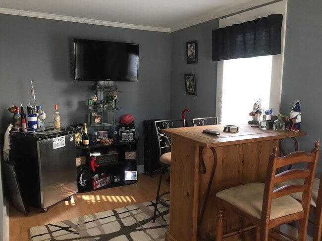 Building Photo - 17 8th Ave