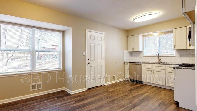 Foto del edificio - 8004 E 120th St