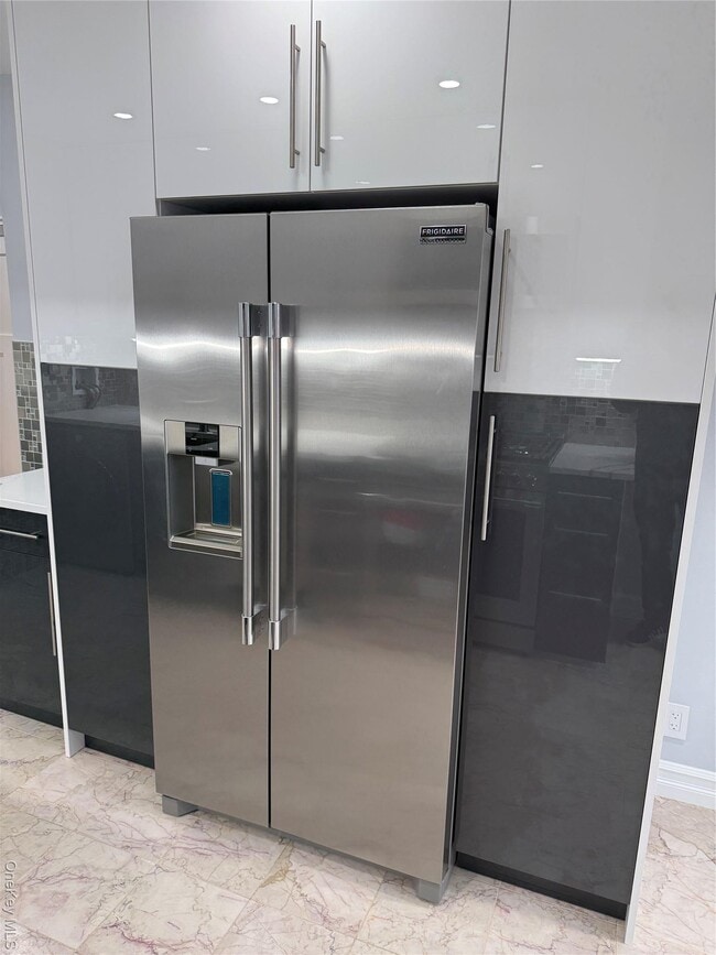 Building Photo - 59-19 74th St