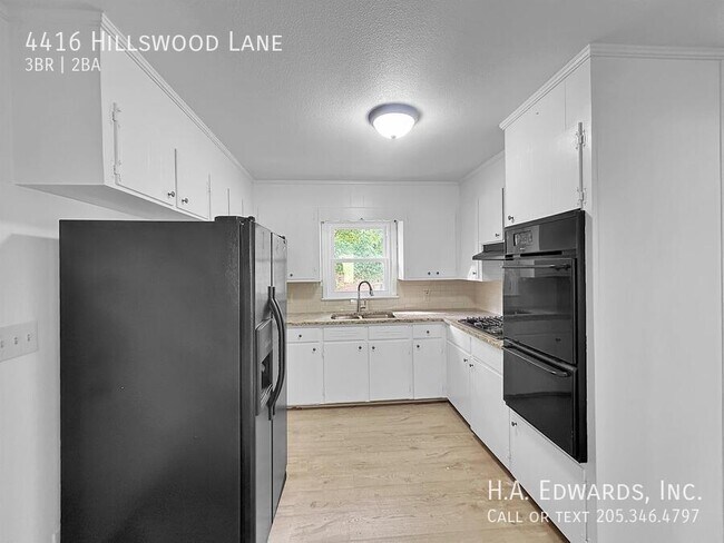 Building Photo - 4416 Hillswood Ln