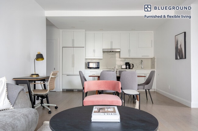 Building Photo - 915 West End Ave