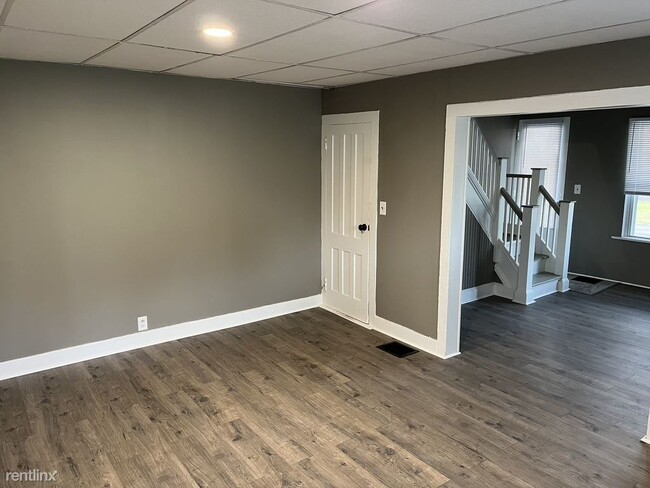 Building Photo - 2 br, 1 bath Duplex - 50 Shuler Street 52 ...