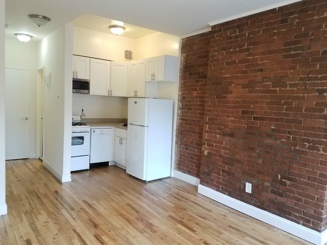 Building Photo - 1709 2nd Ave