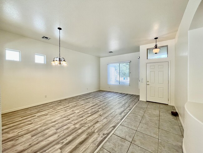 Building Photo - 25 W Camino Rancho Cielo