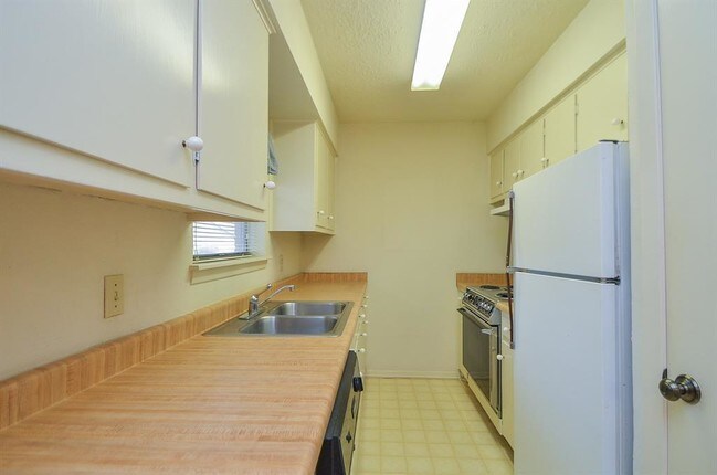 Foto del edificio - 8289 Kingsbrook Rd