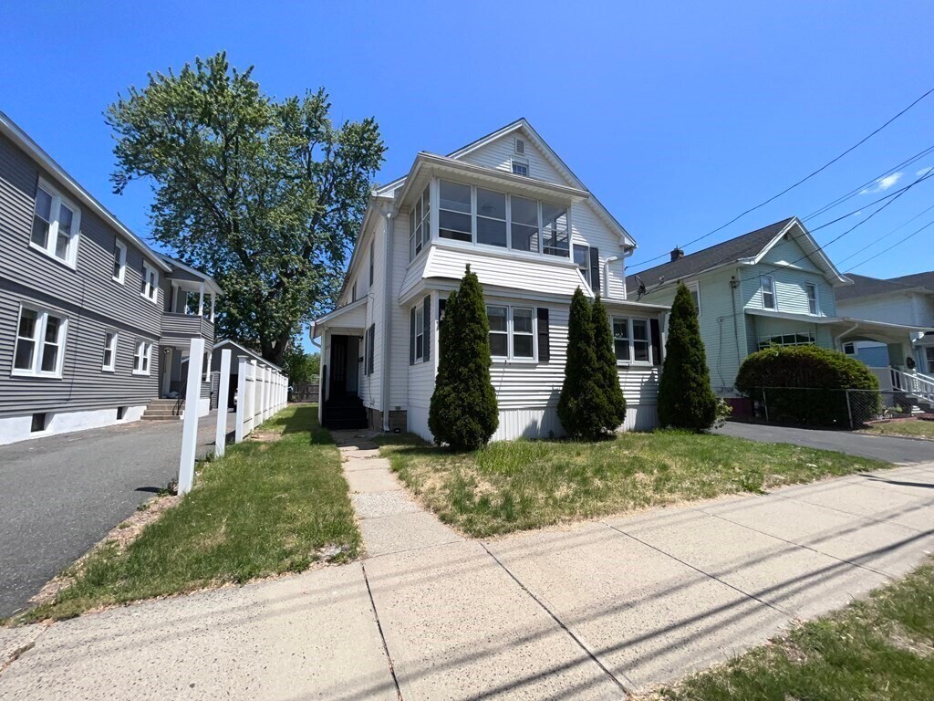 109 Ardmore St Unit 1, Springfield, MA 01104 Room for Rent in