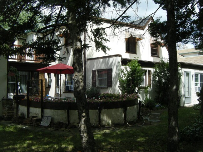 Foto del edificio - 1833 Kensington Ave