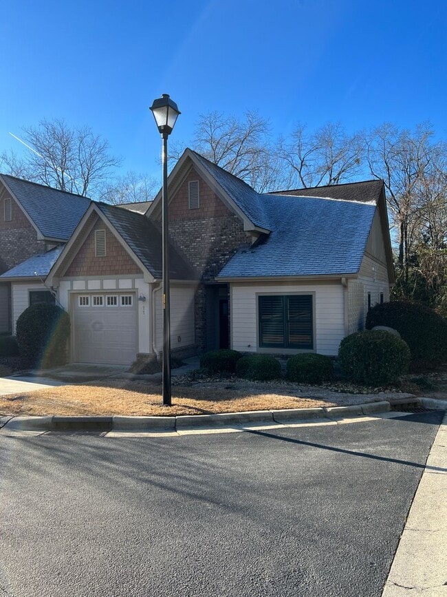 Foto del edificio - Beautiful 2 Bed 2 Bath Townhome in Southern Pines