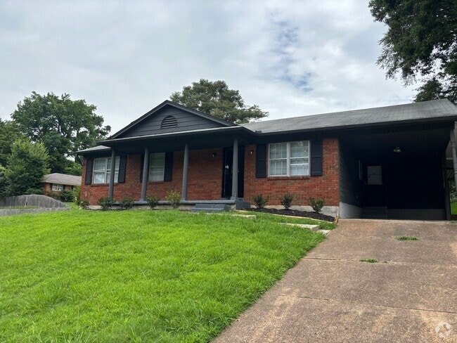 Building Photo - Welcome to this charming 3-bedroom, 1.5-ba...