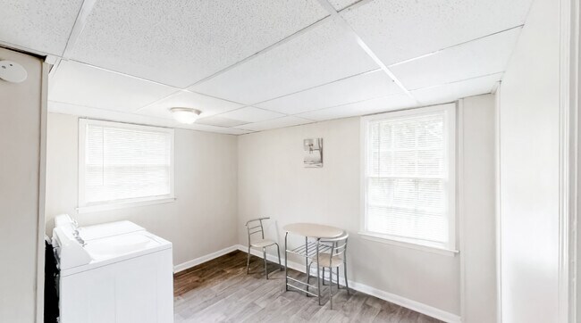 Foto del edificio - 110 Candlelight Ln SW