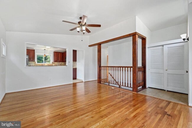 Foto del edificio - 6609 Bowie Dr